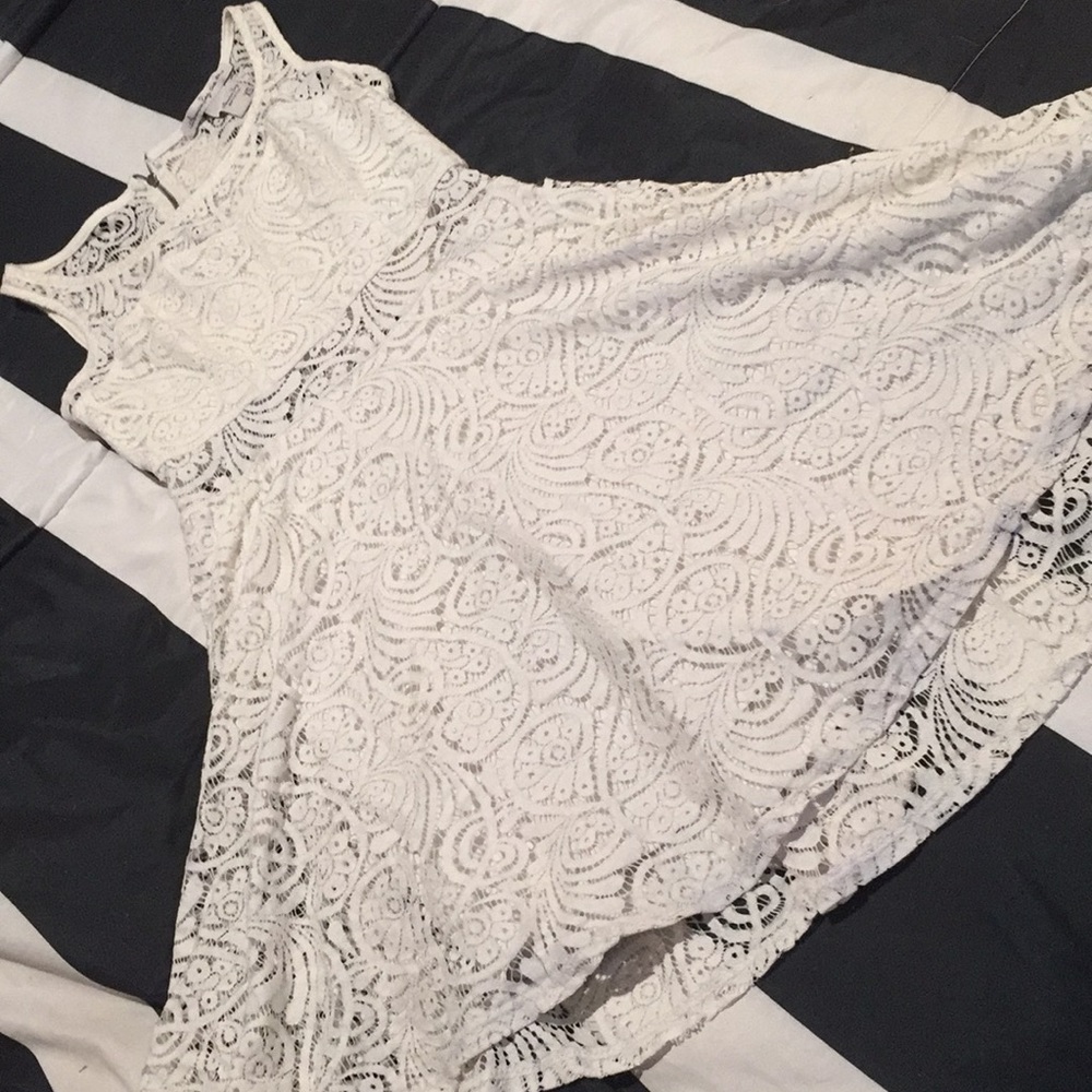 White waist cut dress